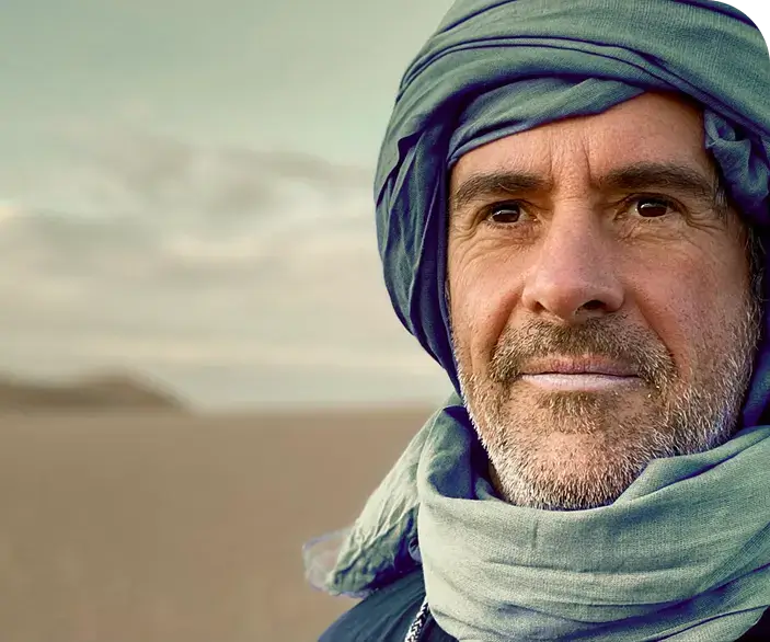 Portrait de Pierre Lapoujade avec un turban bleu